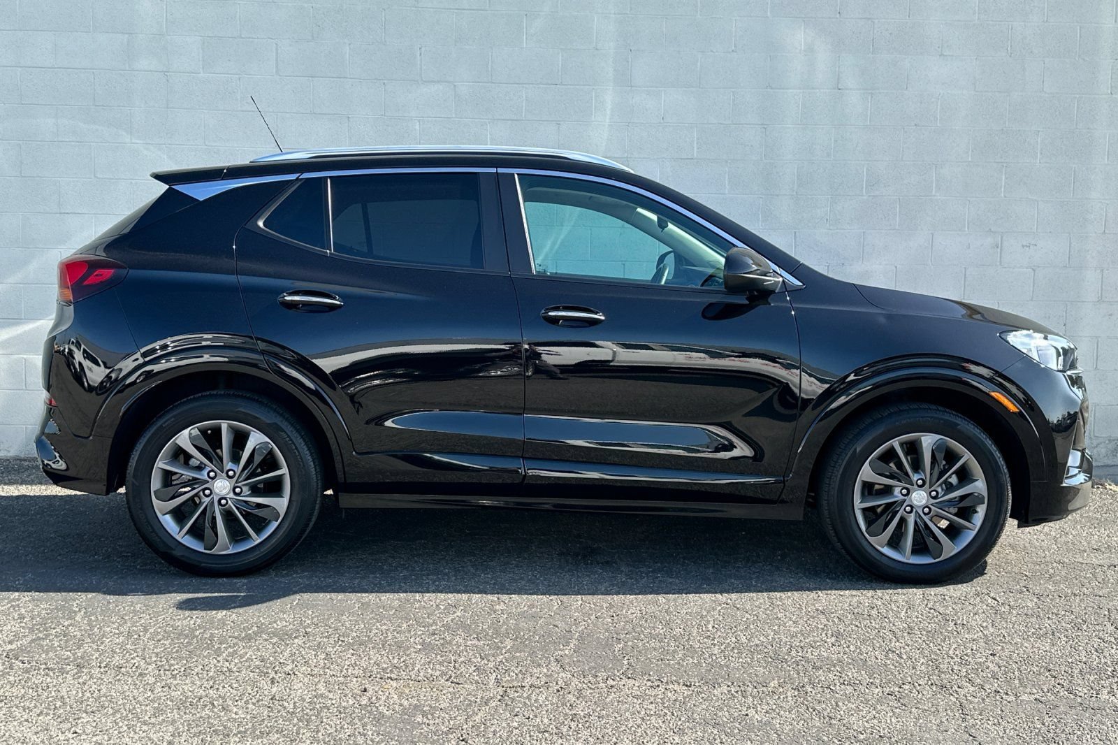 Certified 2023 Buick Encore GX Select w/ Experience Buick Package FWD image 3