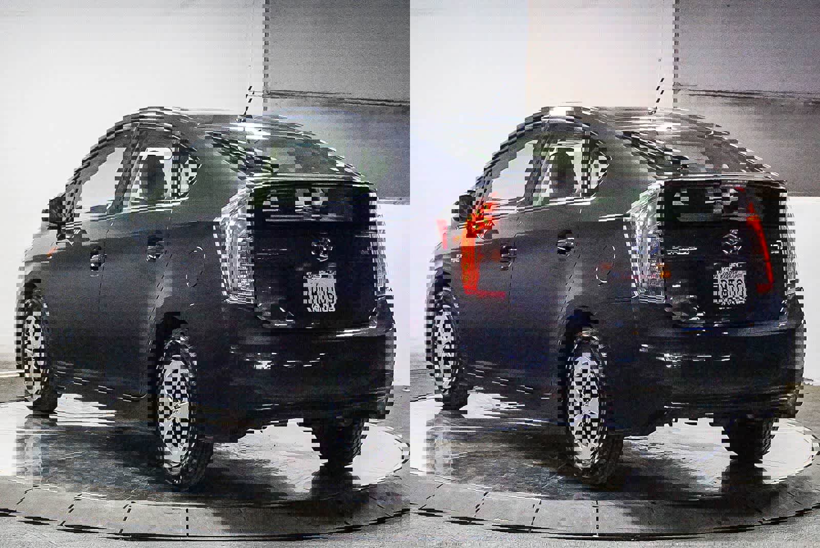 Used 2013 Toyota Prius Three image 8