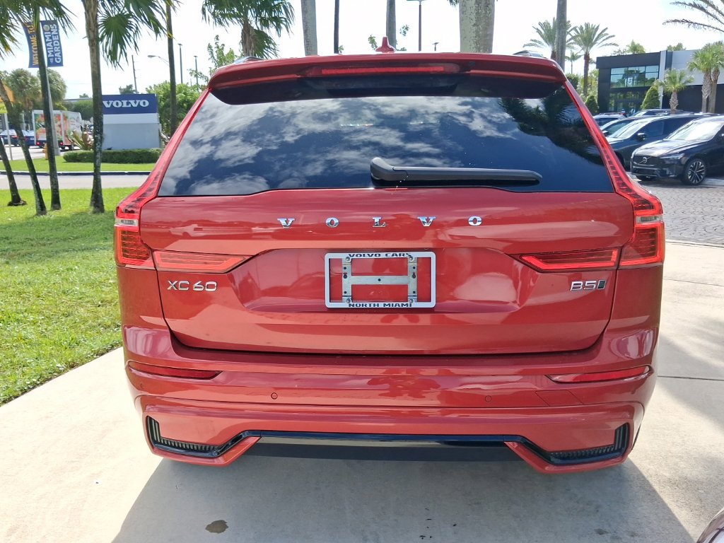 Used 2024 Volvo XC60 B5 Plus AWD/4WD image 5