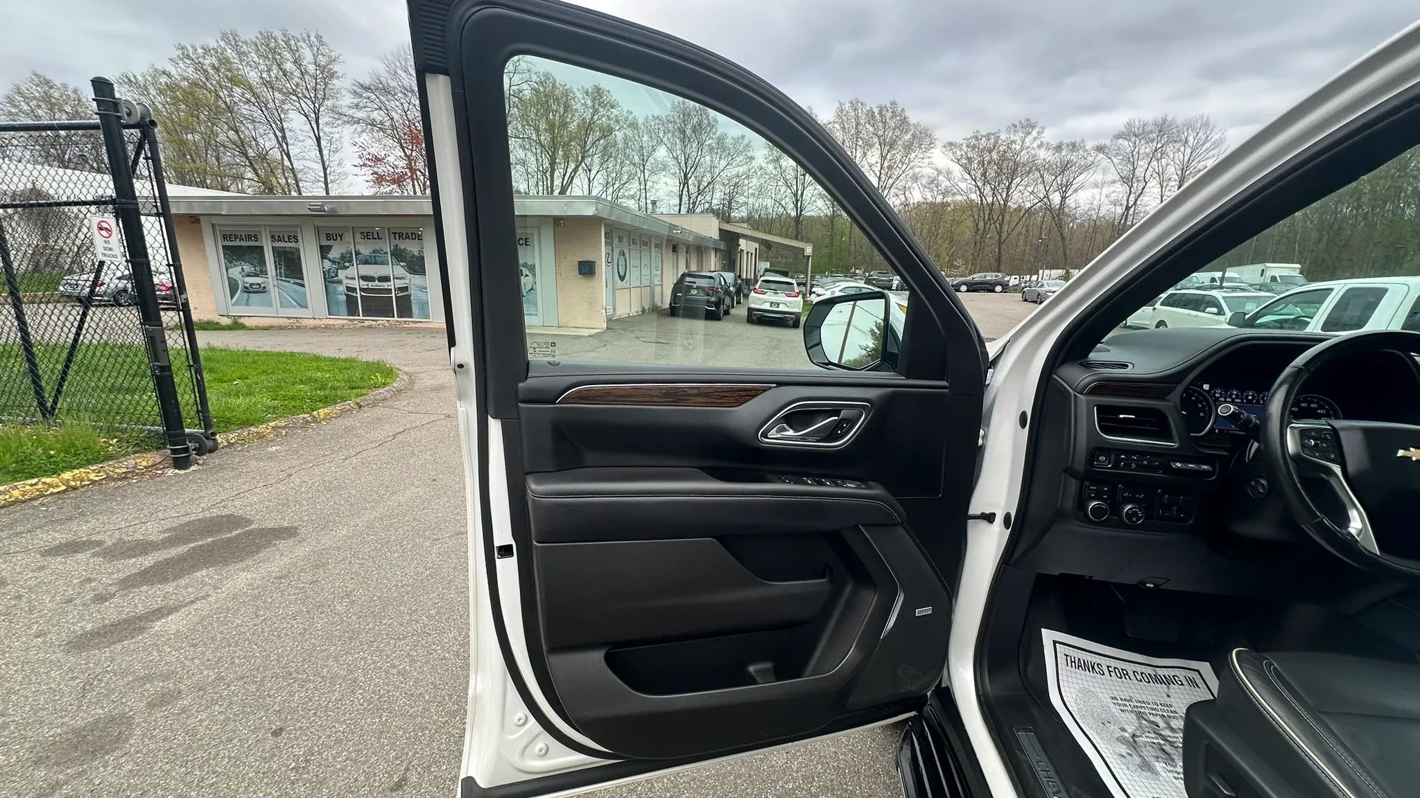 Used 2021 Chevrolet Tahoe Premier w/ Premium Package AWD/4WD image 27