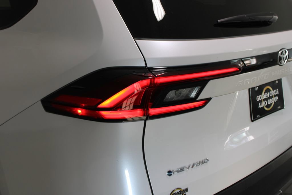 Used 2025 Toyota Grand Highlander Limited image 60