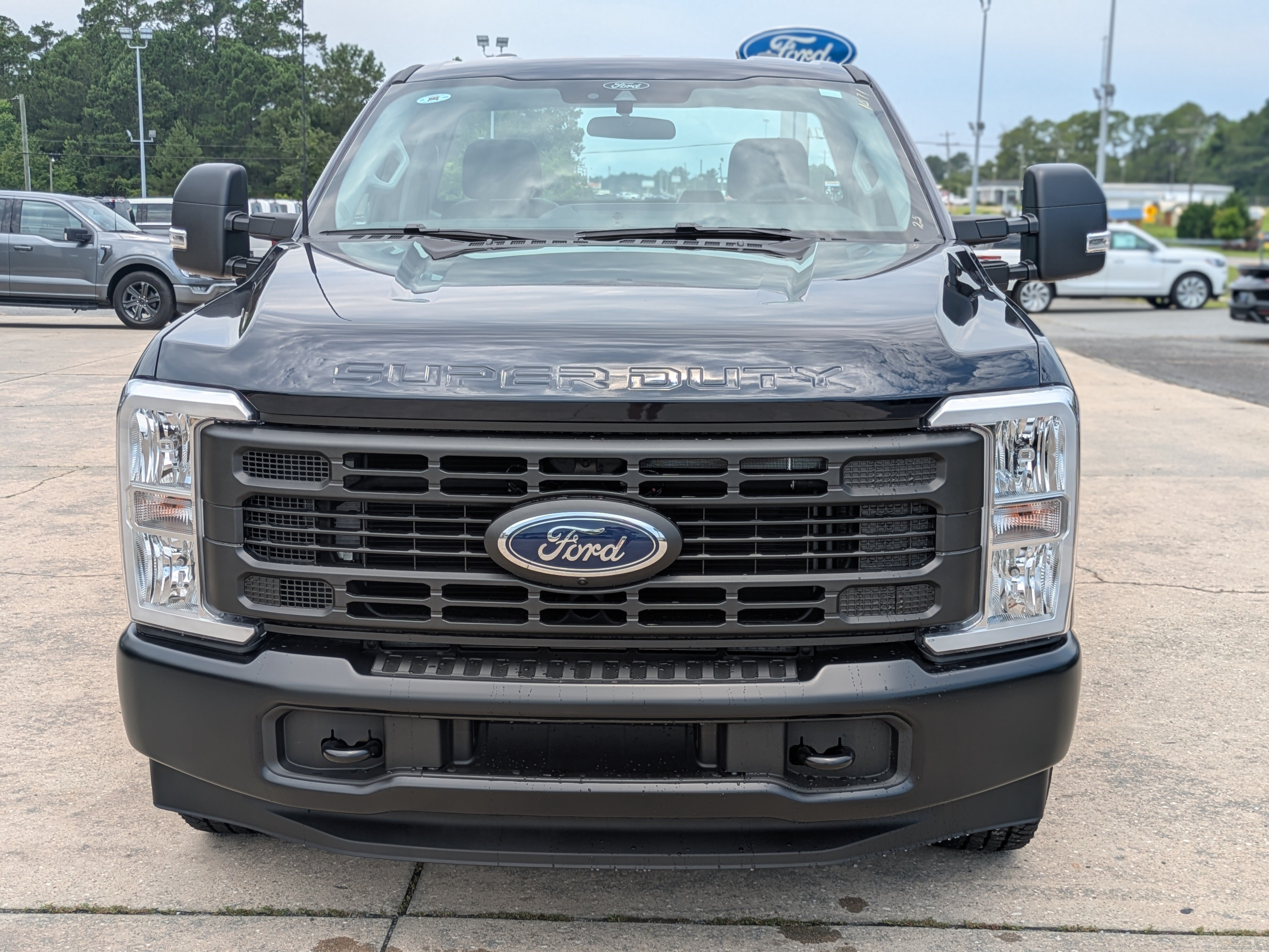 Used 2025 Ford F250 XL w/ 360-Degree Camera Package RWD image 4