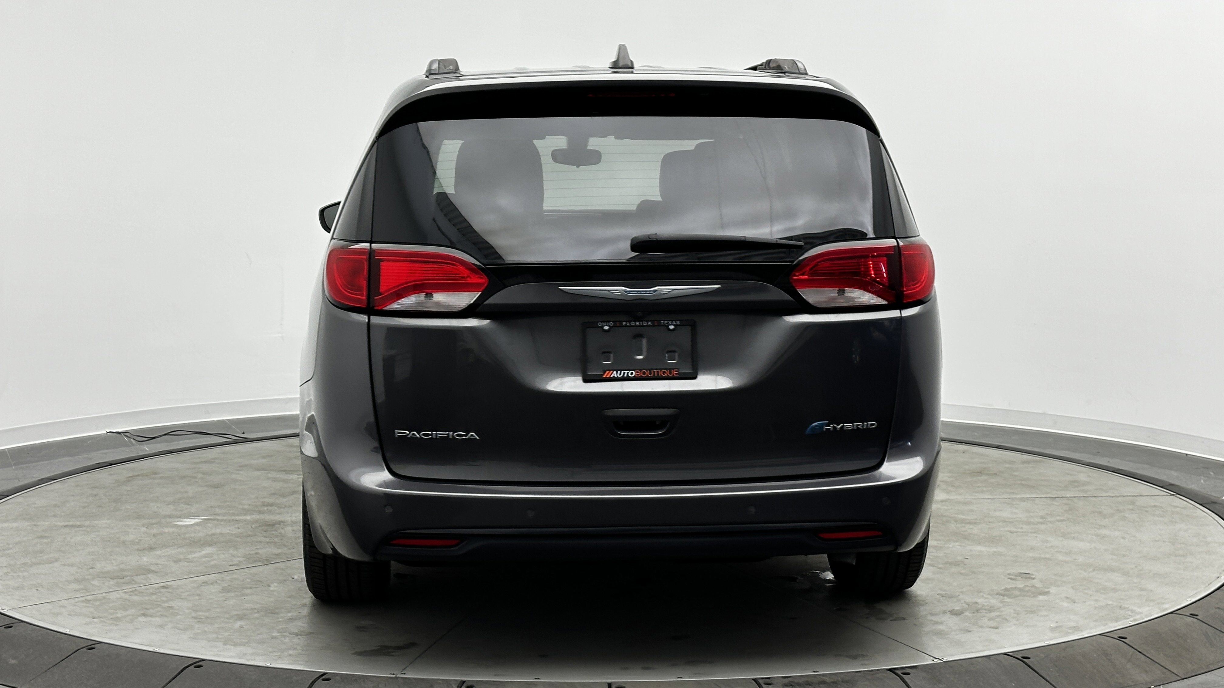 Used 2018 Chrysler Pacifica Touring-L image 6