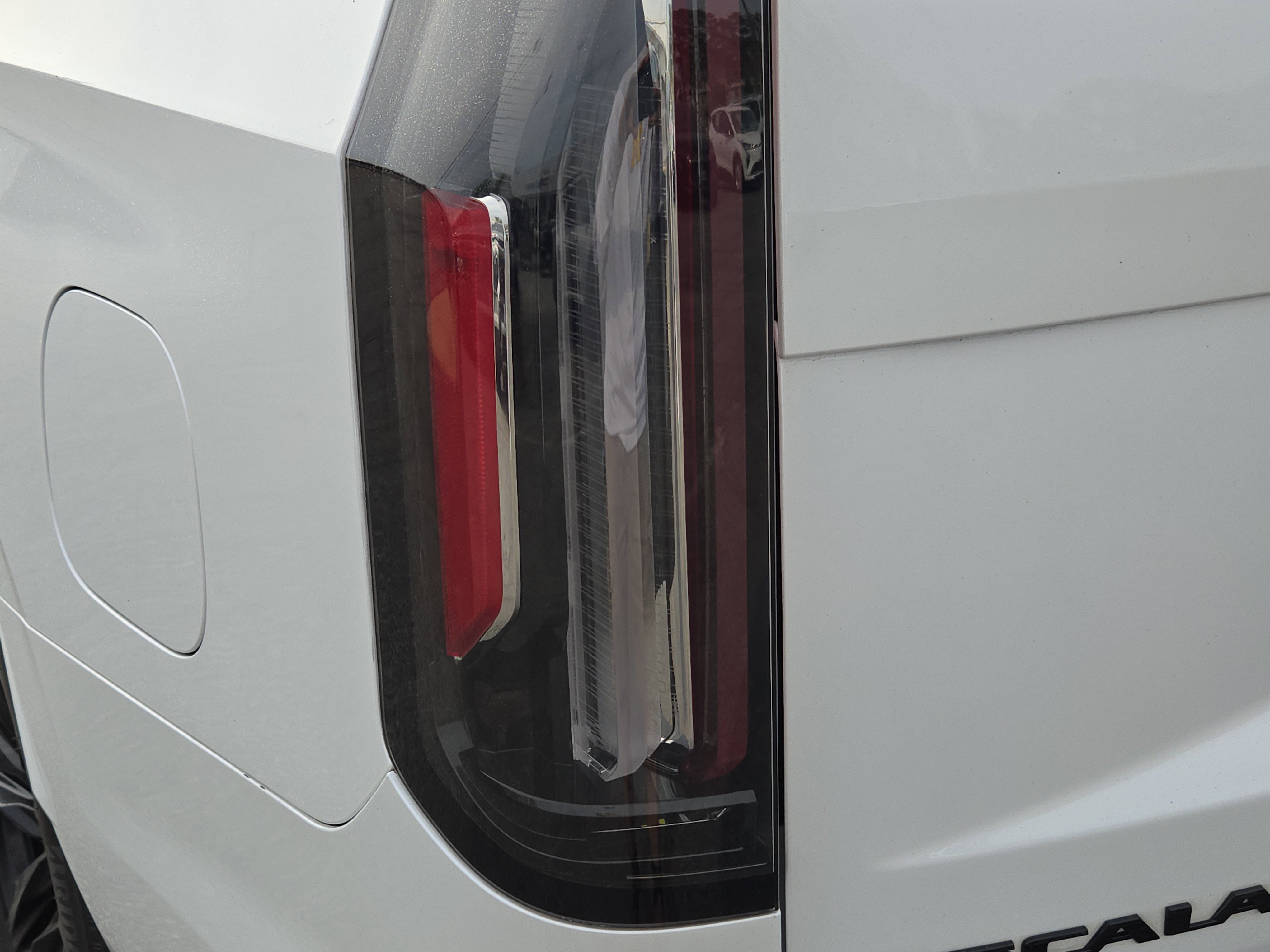 Used 2022 Cadillac Escalade Sport Platinum image 11