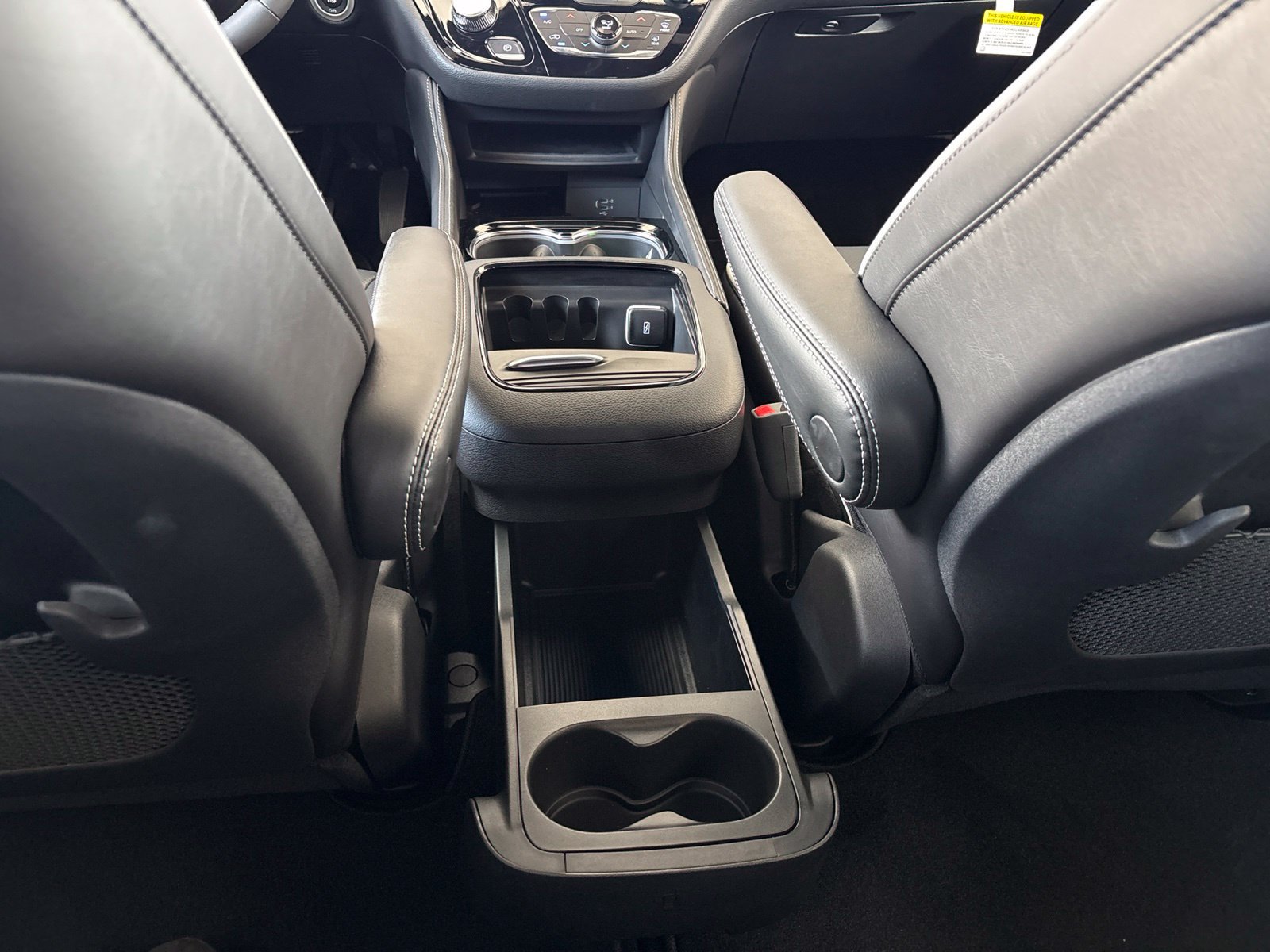 New 2027 Chrysler Pacifica Limited FWD image 23