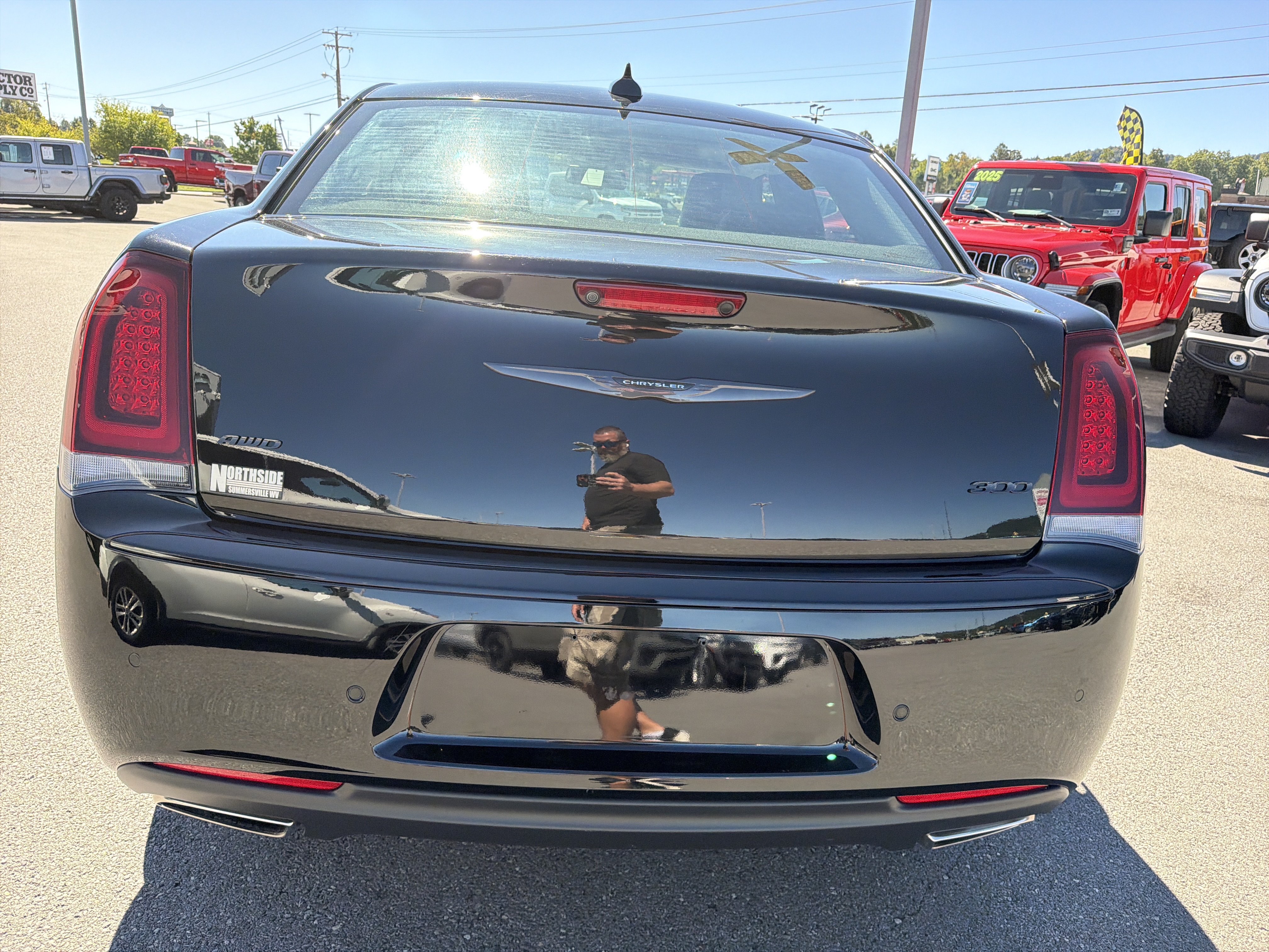 Used 2023 Chrysler 300 Touring L w/ Popular Equipment Group AWD/4WD image 7