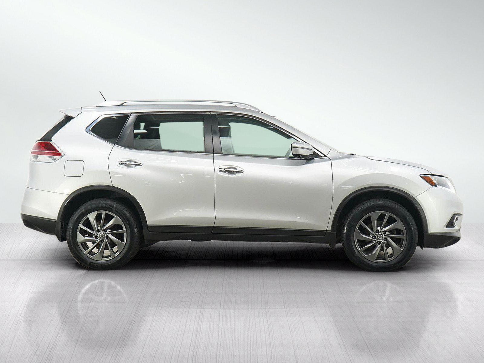 Used 2016 Nissan Rogue SL AWD/4WD image 6