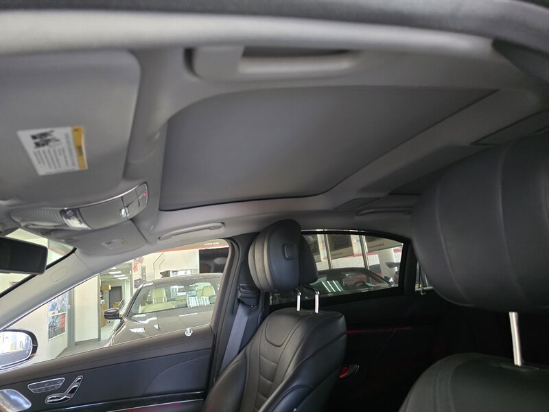 Used 2020 Mercedes-Benz S 560 4MATIC Sedan image 36
