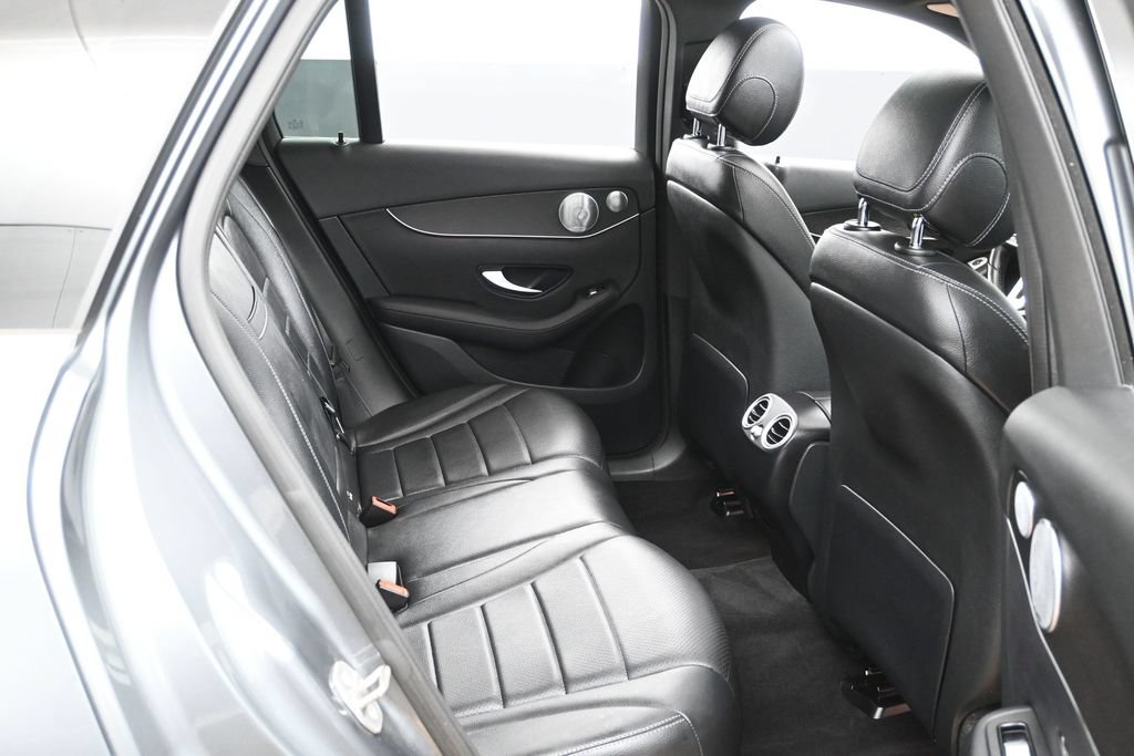 Used 2020 Mercedes-Benz GLC 300 4MATIC image 27