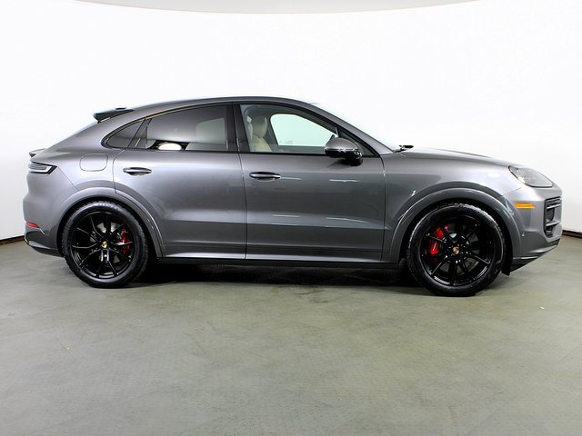 New 2026 Porsche Cayenne GTS image 8
