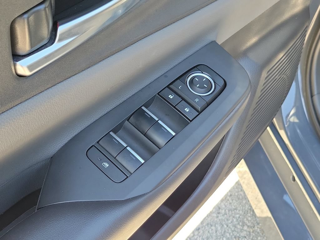 Used 2025 Toyota Prius Limited FWD image 22