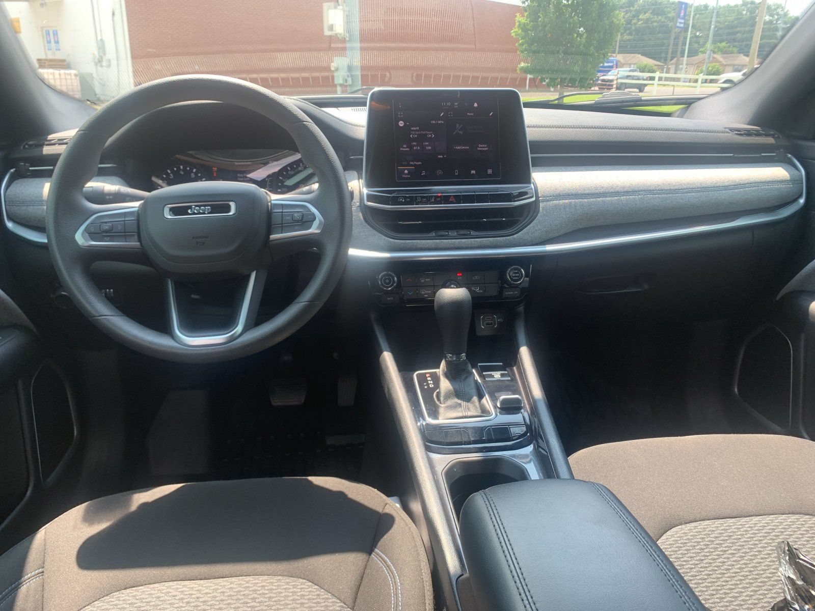 Used 2025 Jeep Compass Sport AWD/4WD image 17