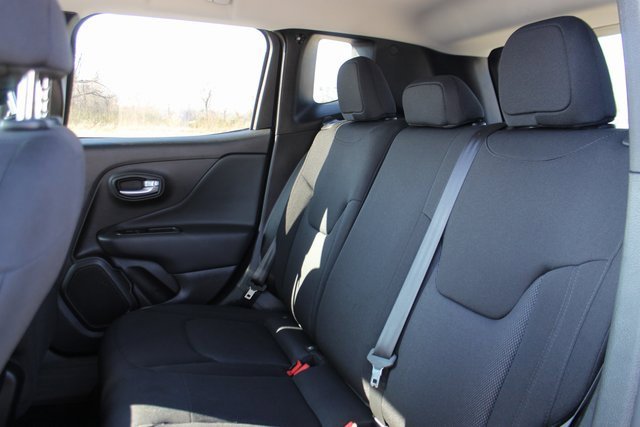 Used 2023 Jeep Renegade Latitude image 26