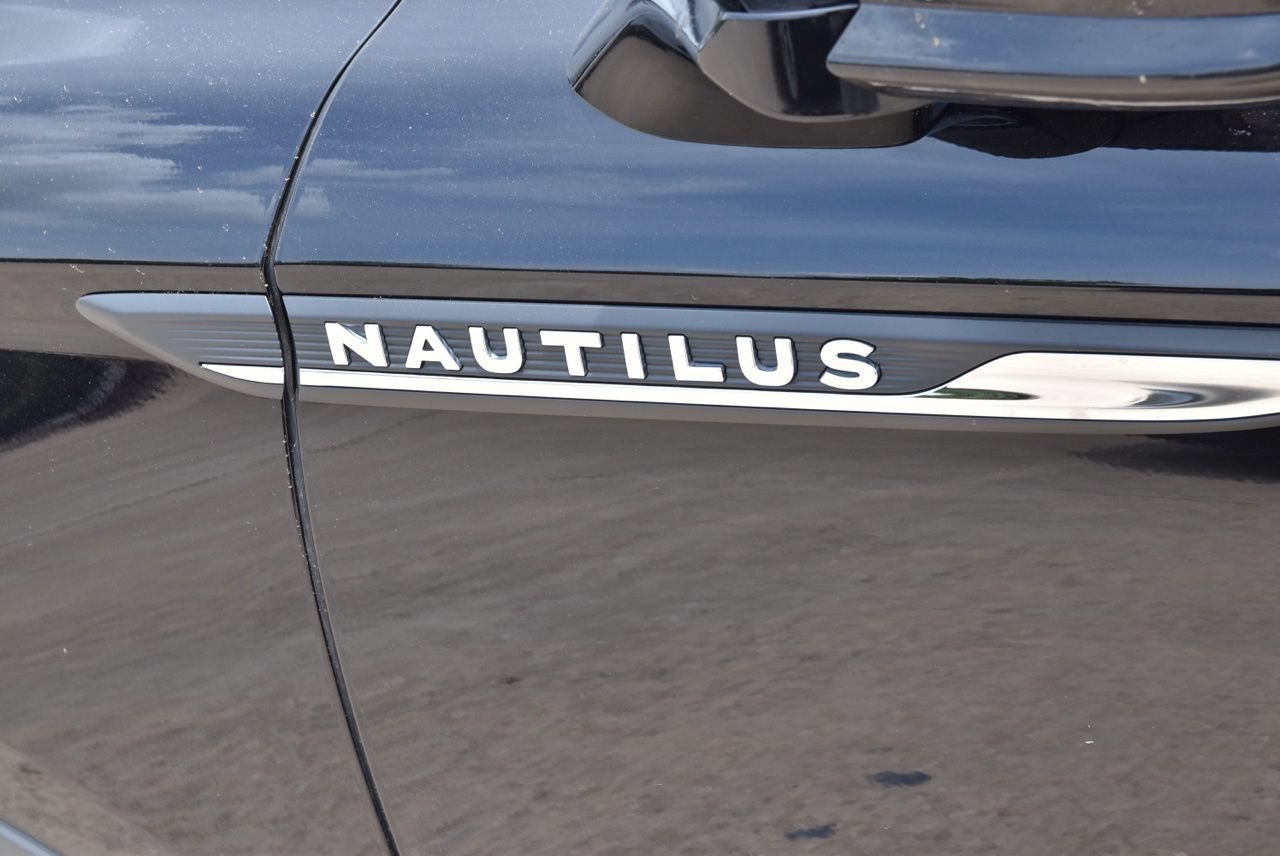Used 2019 Lincoln Nautilus Select FWD image 15