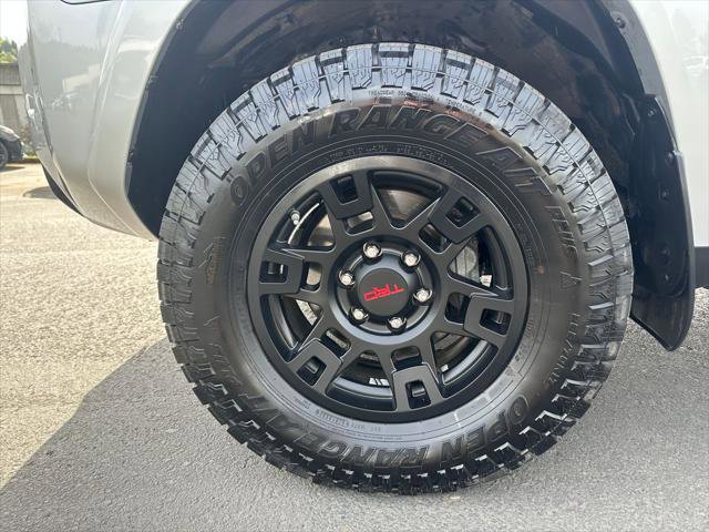 Certified 2021 Toyota 4Runner Venture w/ Moonroof Package AWD/4WD image 13