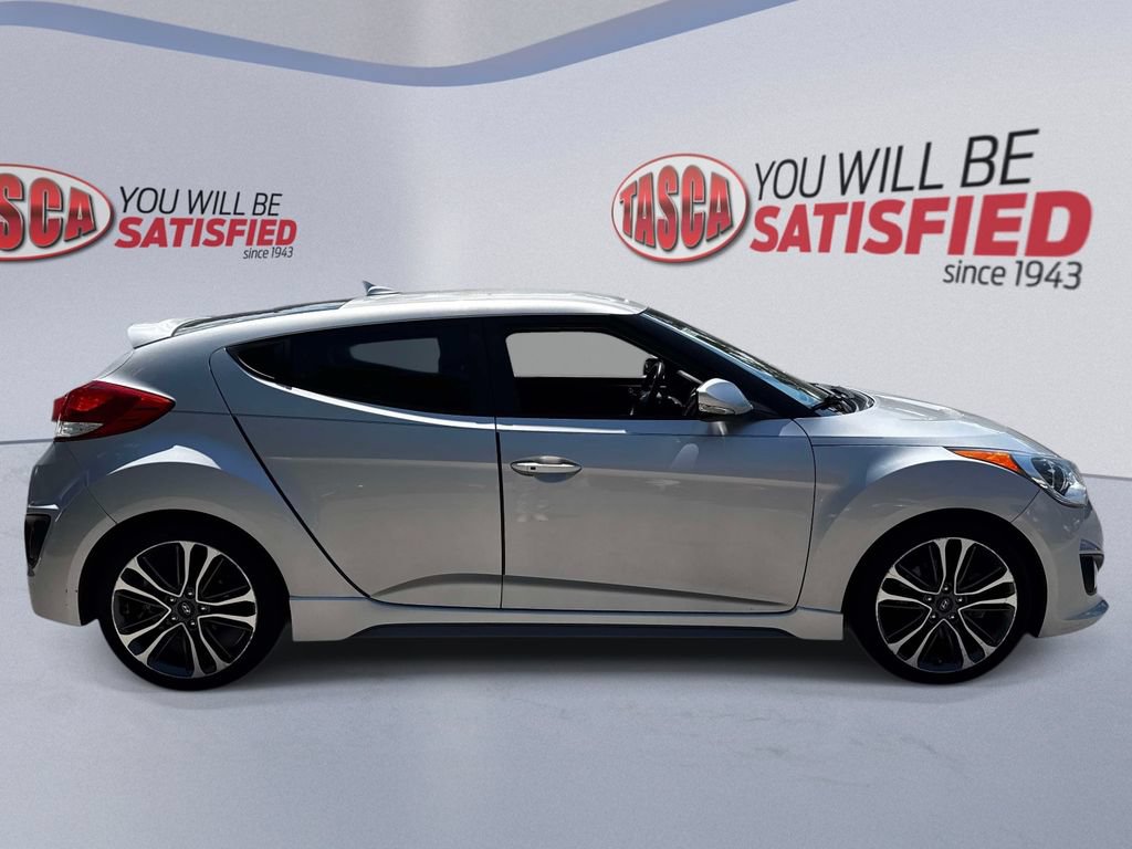 Used 2016 Hyundai Veloster Turbo FWD image 11