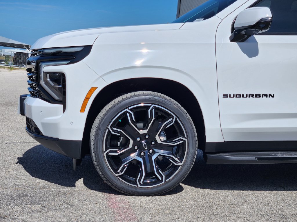 New 2026 Chevrolet Suburban RST w/ RST Capability Package AWD/4WD image 5