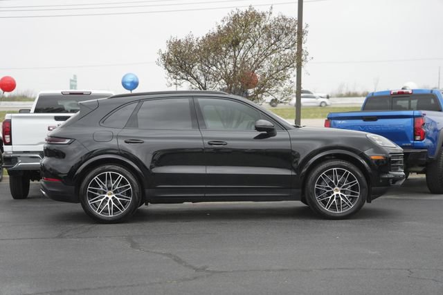 Used 2025 Porsche Cayenne Base image 5