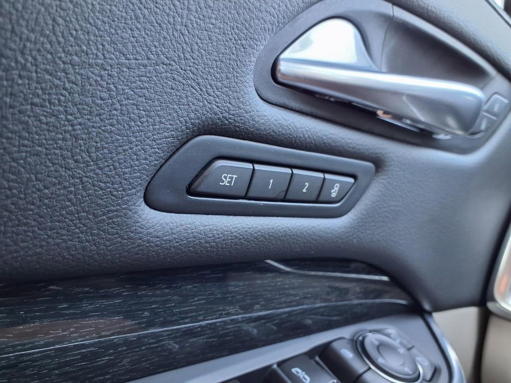 Used 2023 Cadillac XT4 Premium Luxury w/ Cold Weather Package AWD/4WD image 24