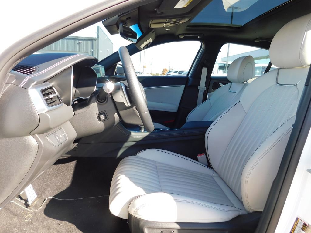 Used 2026 Genesis G70 3.3T Sport Prestige image 11