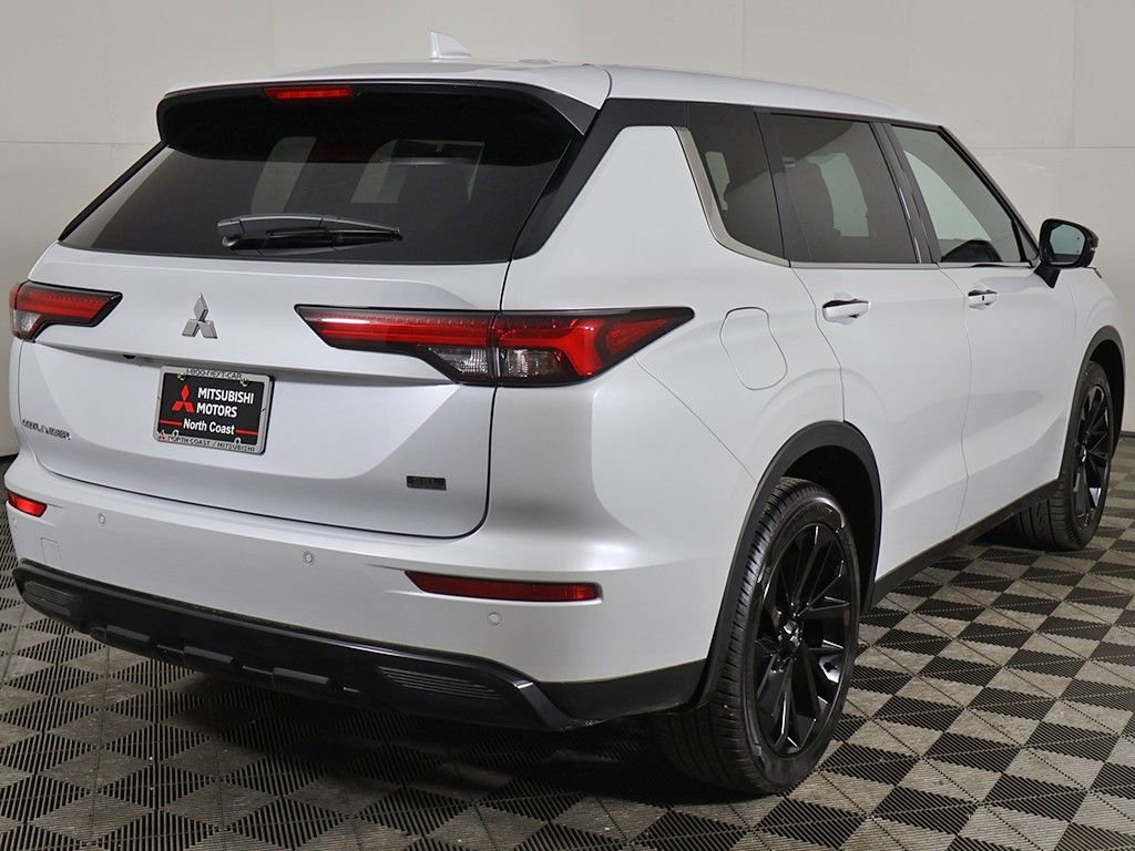 Used 2023 Mitsubishi Outlander SEL Black Edition AWD/4WD image 13