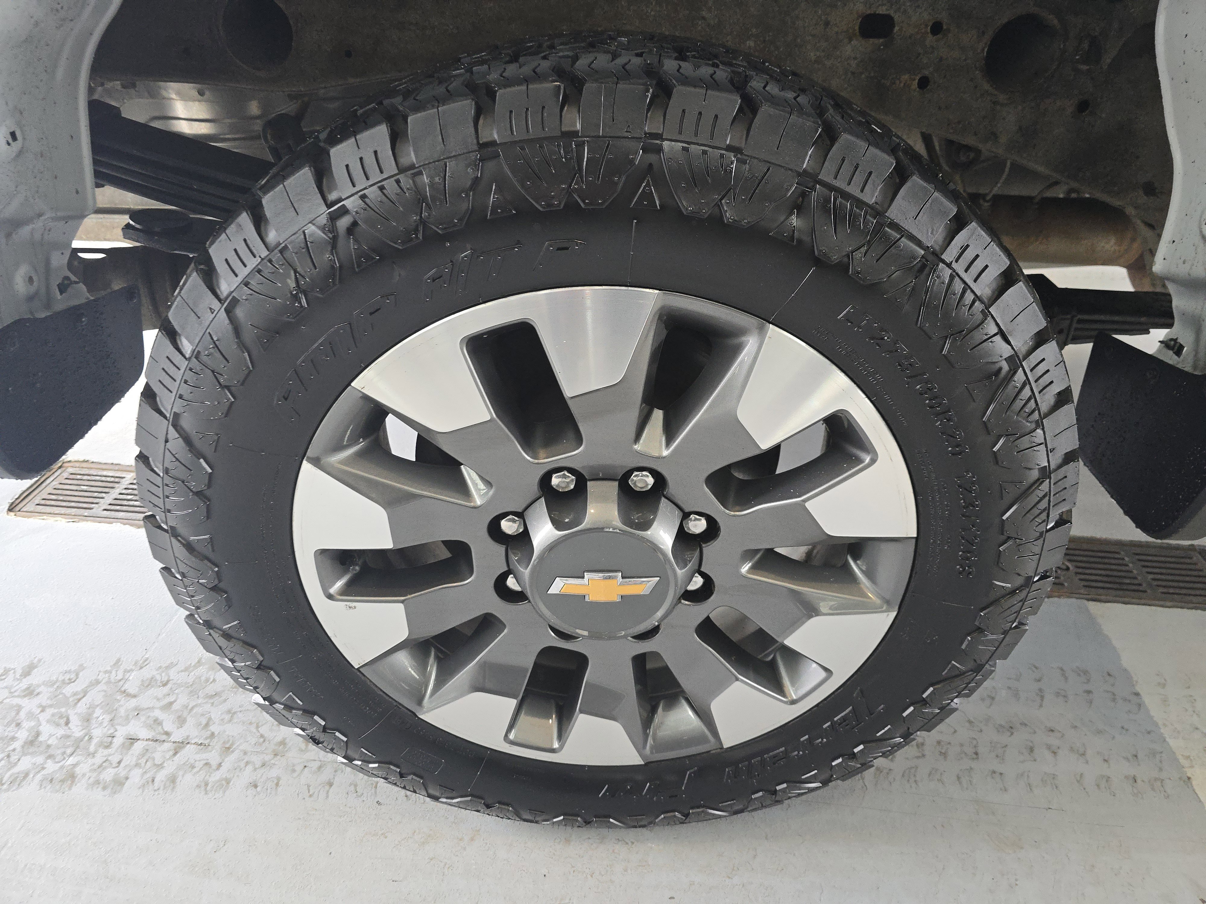 Used 2022 Chevrolet Silverado 2500 Custom w/ Custom Value Package image 7