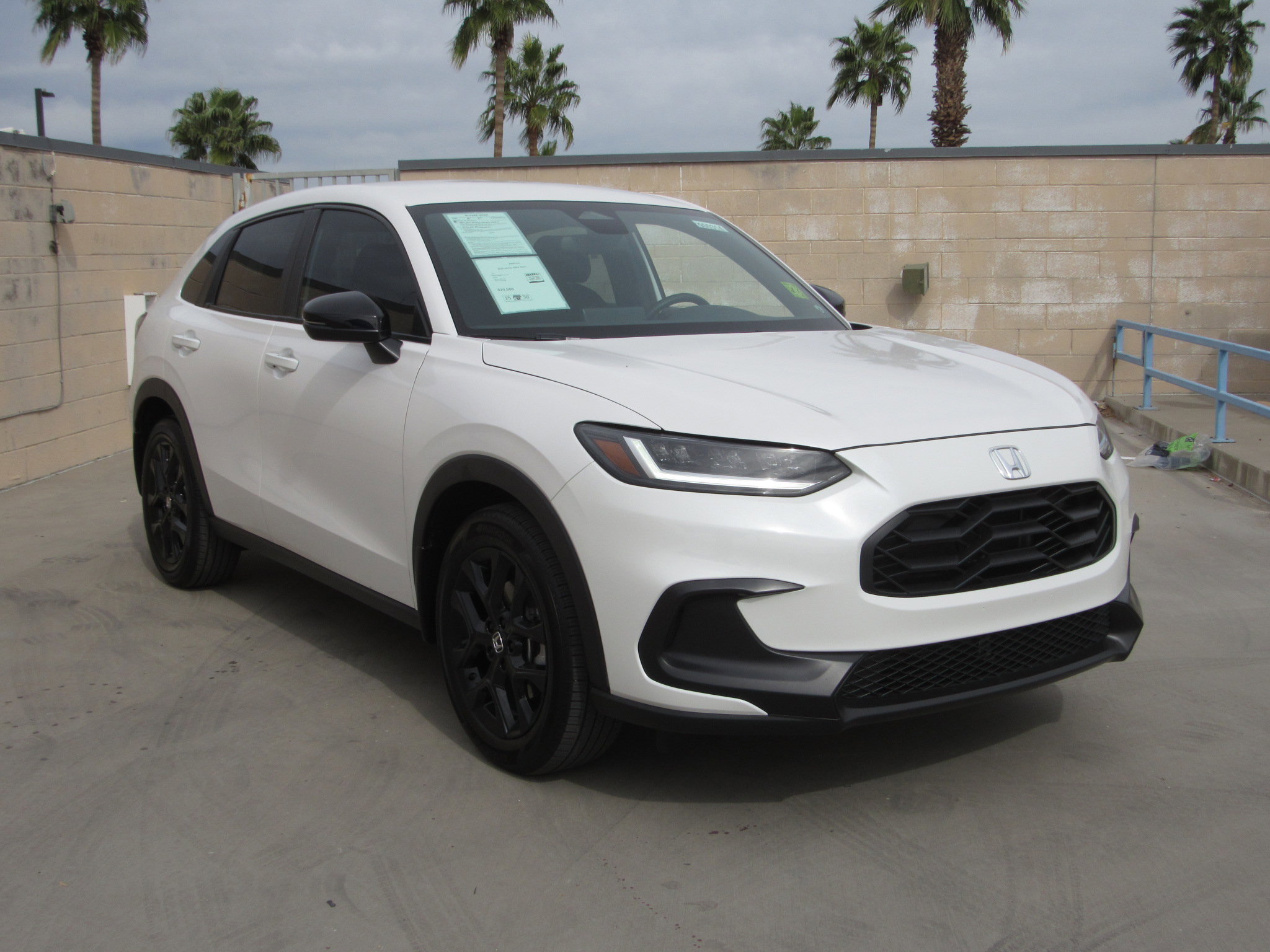 Used 2025 Honda HR-V Sport image 2