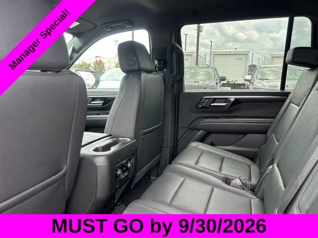 Used 2025 Chevrolet Suburban Z71 AWD/4WD image 28