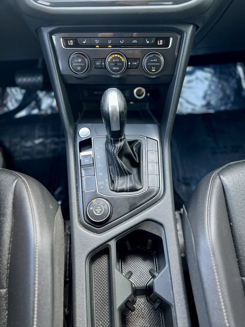 Used 2021 Volkswagen Tiguan SEL AWD/4WD image 27