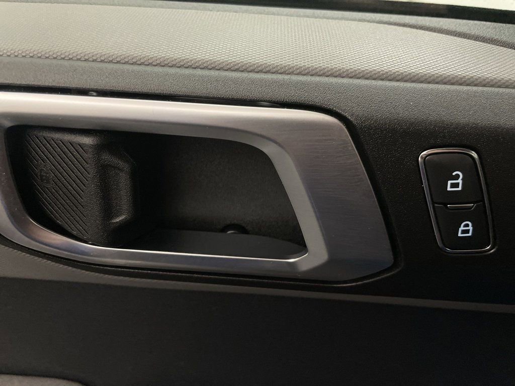 Used 2021 Ford Bronco Black Diamond w/ Sasquatch Package image 17