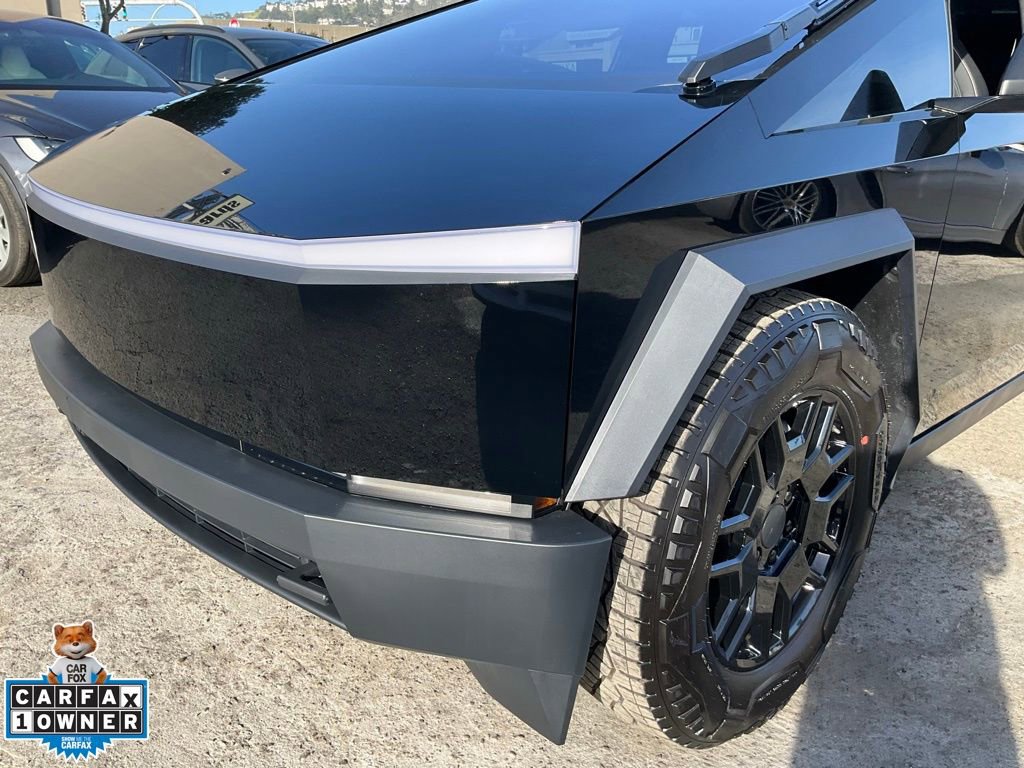 Used 2024 Tesla Cybertruck AWD Crew Cab image 94