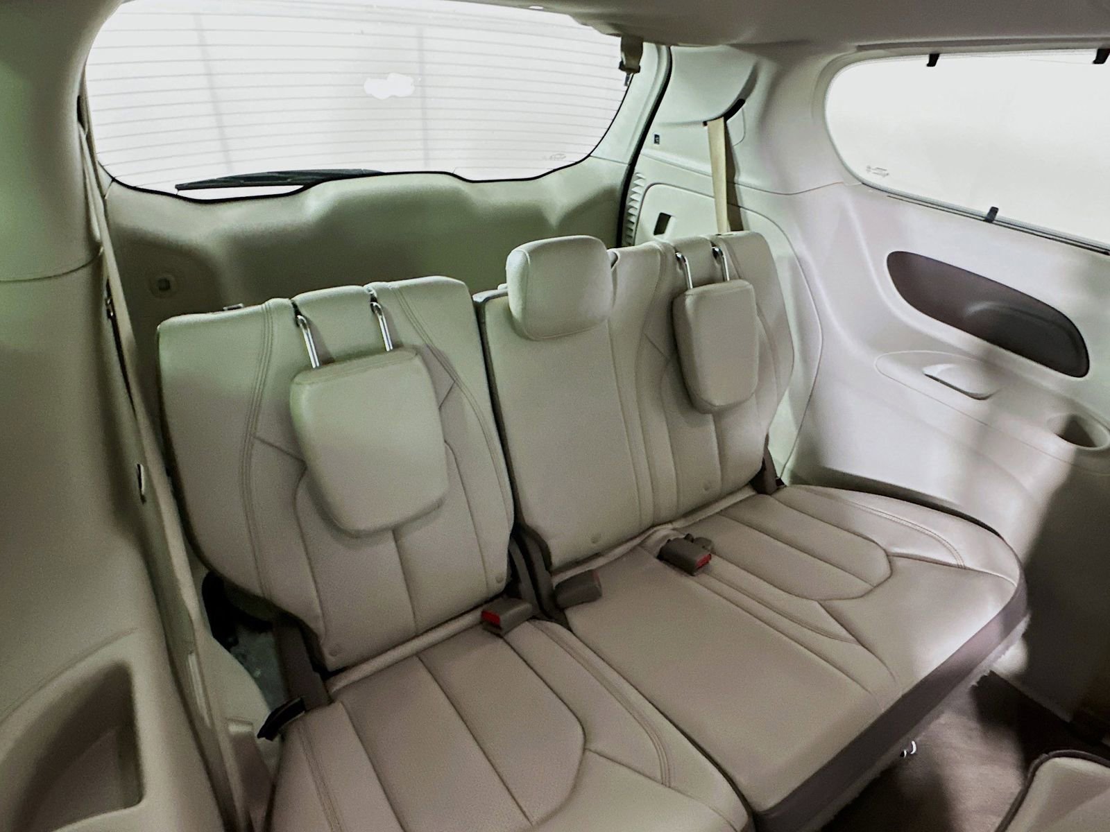 Used 2019 Chrysler Pacifica Touring-L FWD image 25