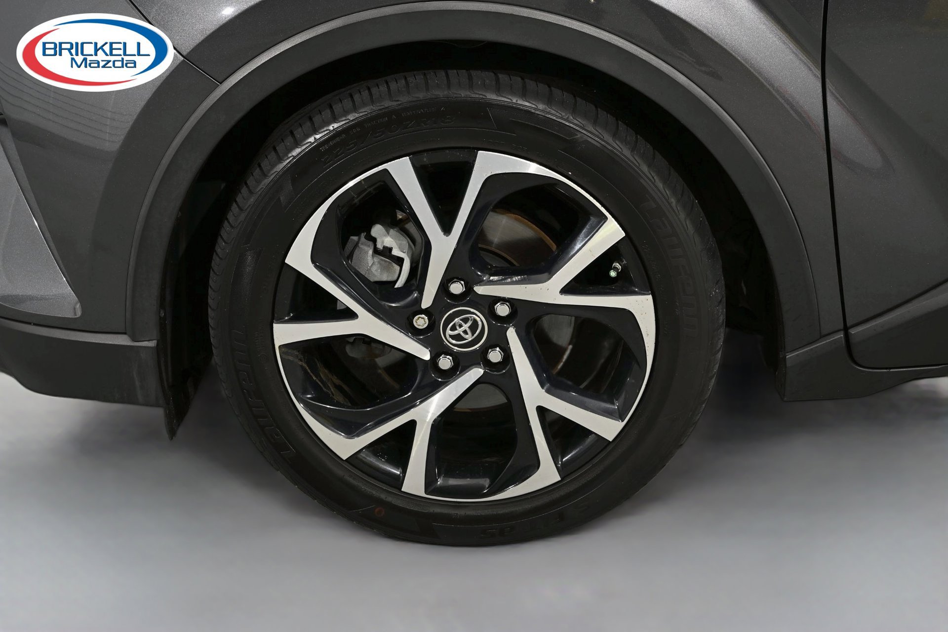 Used 2018 Toyota C-HR XLE FWD image 33