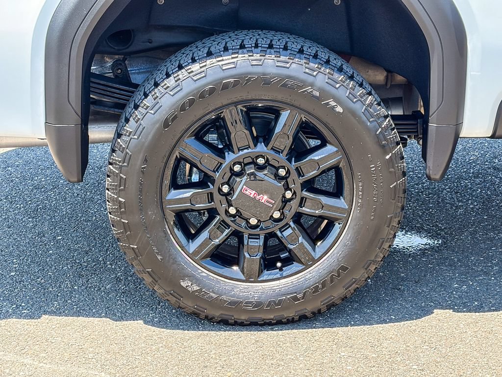 Certified 2025 GMC Sierra 2500 AT4 w/ AT4 Premium Plus Package AWD/4WD image 17