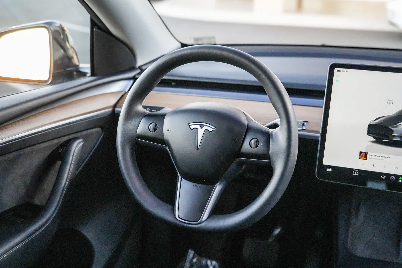 Used 2023 Tesla Model Y 2WD image 14