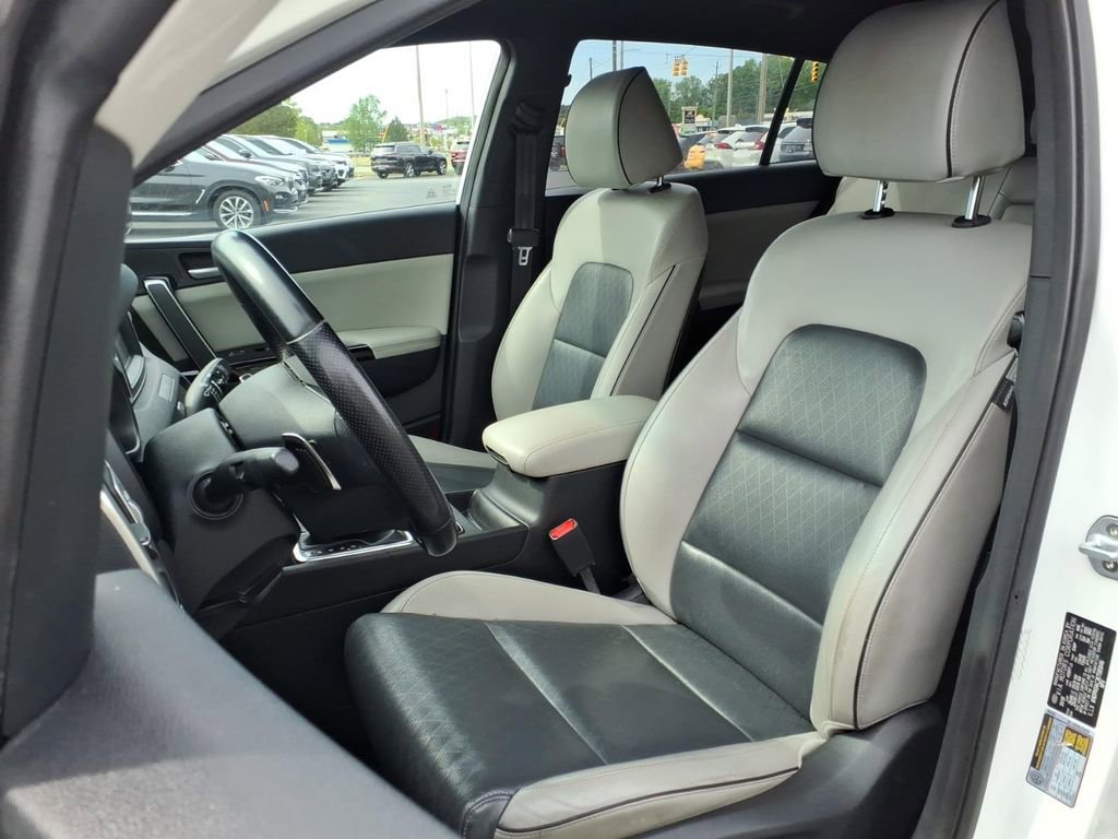 Used 2019 Kia Sportage EX w/ EX Sport Appearance Package image 4