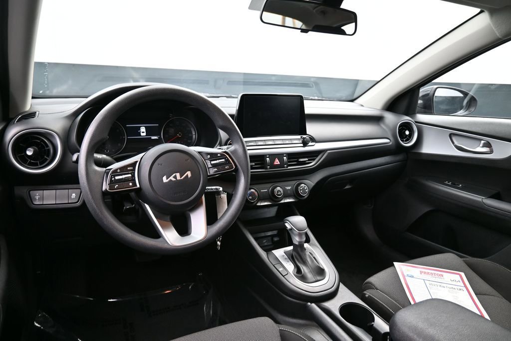 Used 2023 Kia Forte LXS FWD image 11