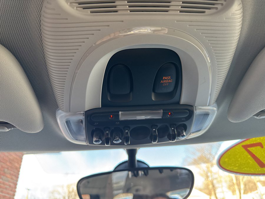 Used 2017 MINI Cooper 4-Door Hardtop image 31