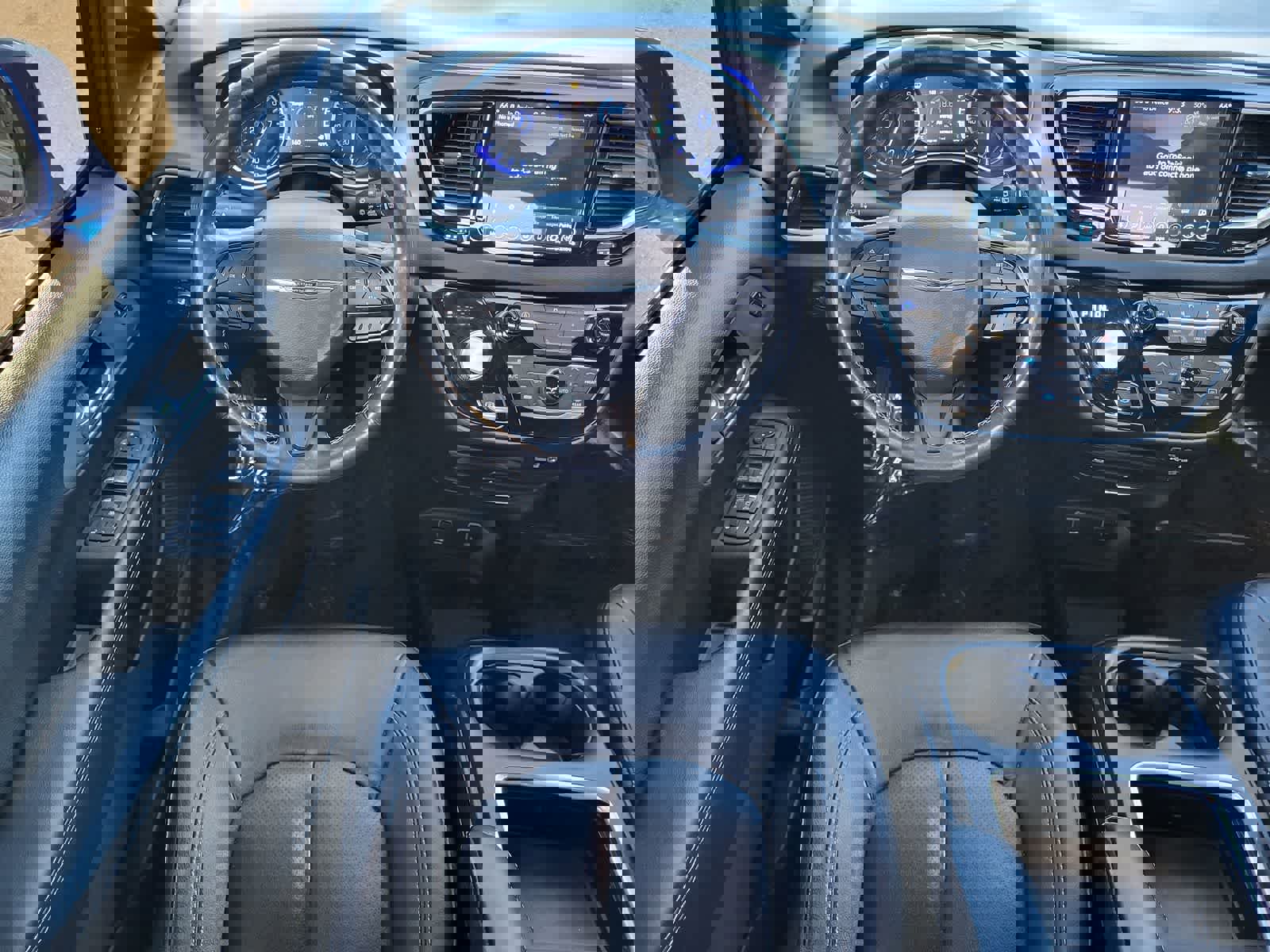 Used 2020 Chrysler Pacifica Touring-L Plus image 24