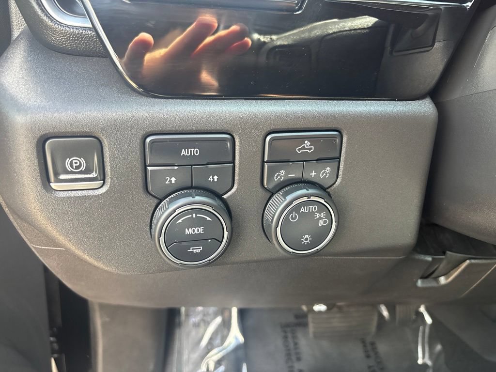 Used 2023 Chevrolet Silverado 1500 LT AWD/4WD image 24