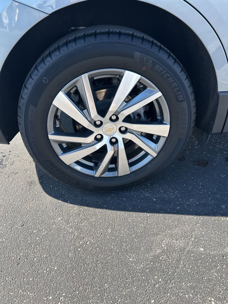 Used 2023 Chevrolet Equinox Premier image 19