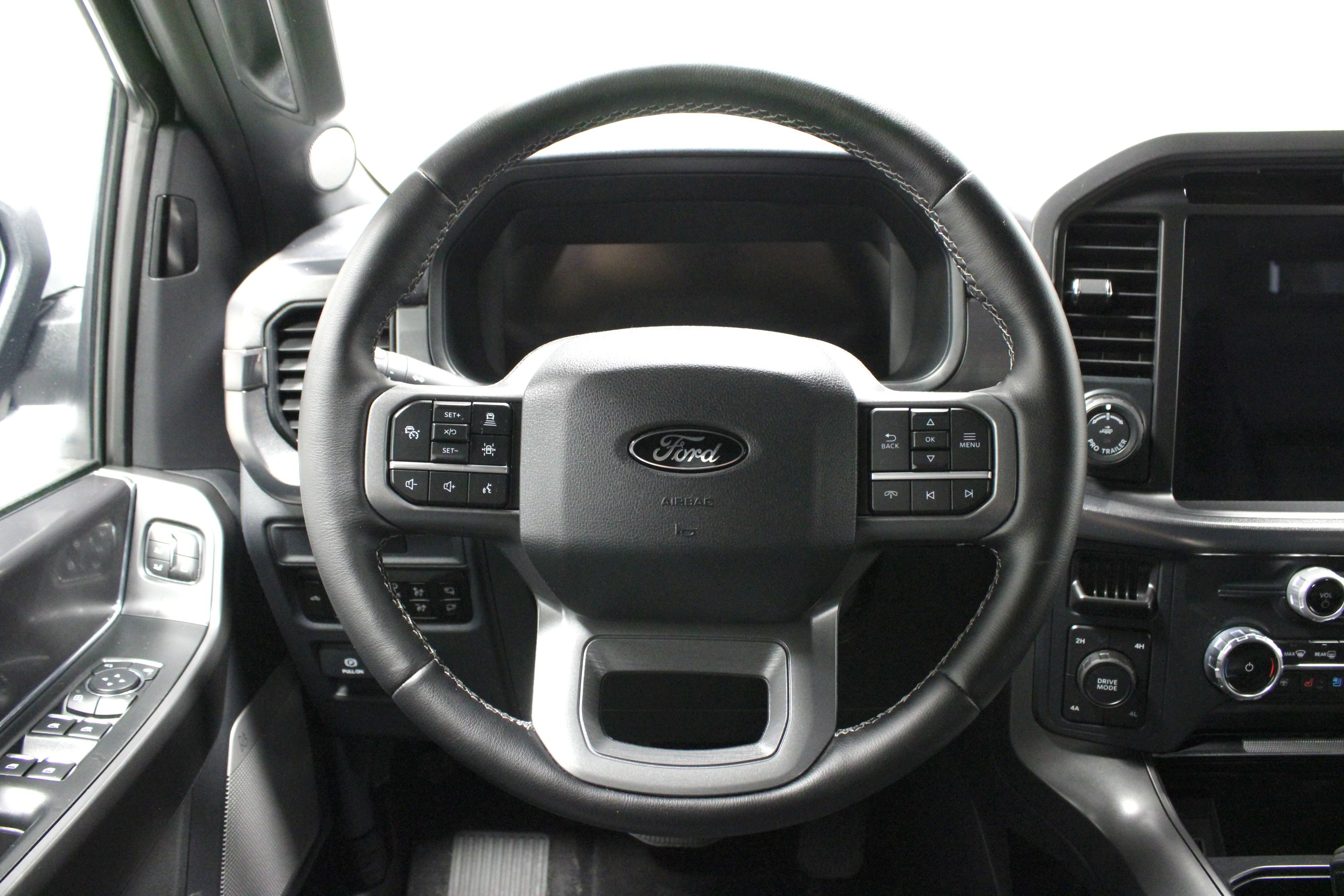 Used 2025 Ford F150 Lariat AWD/4WD image 23