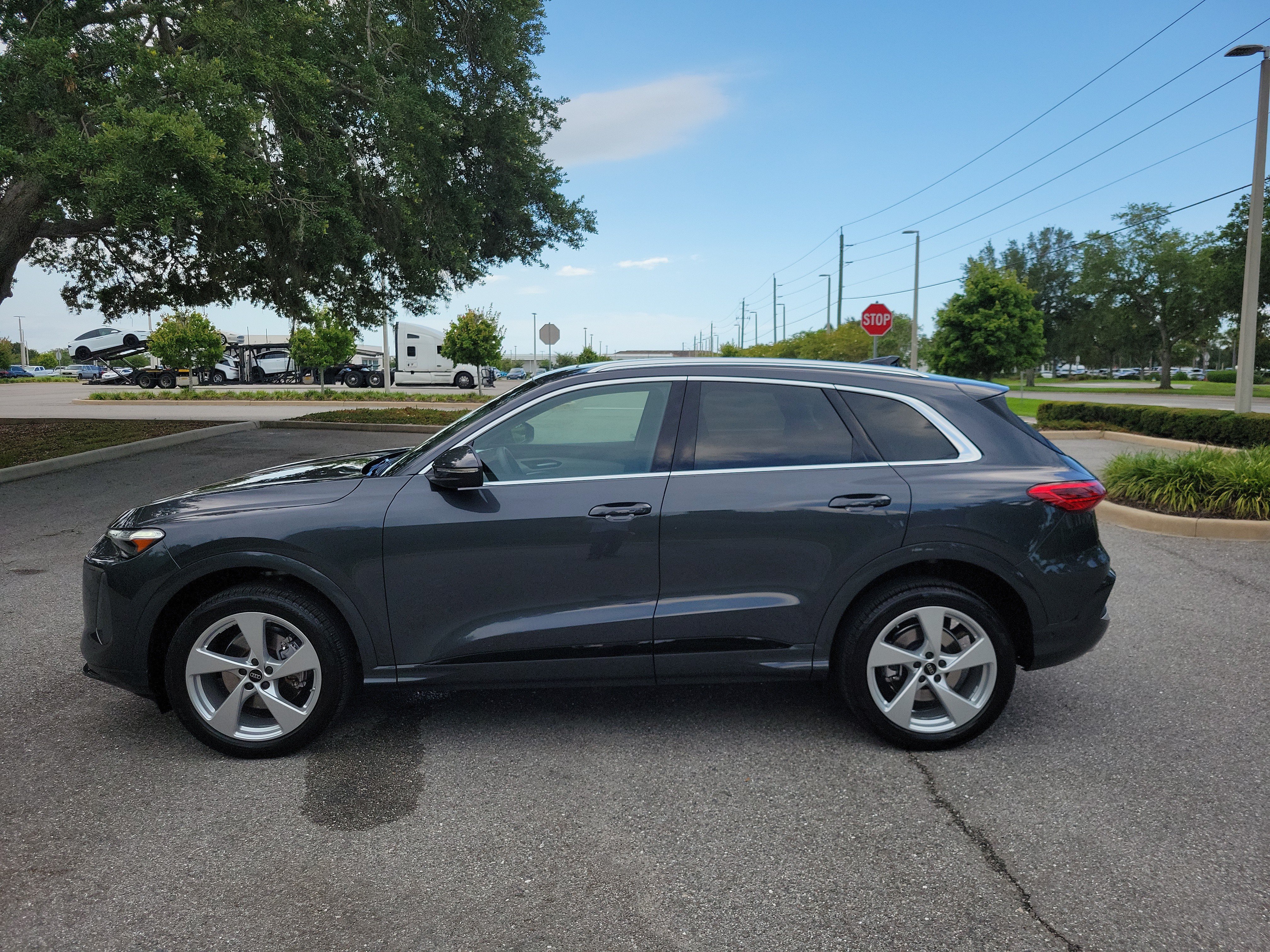 Used 2025 Audi Q5 Premium Plus w/ Premium Plus AWD/4WD image 7