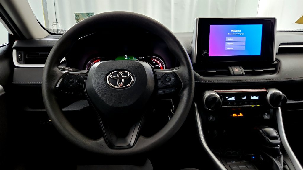 Used 2025 Toyota RAV4 LE AWD/4WD image 27