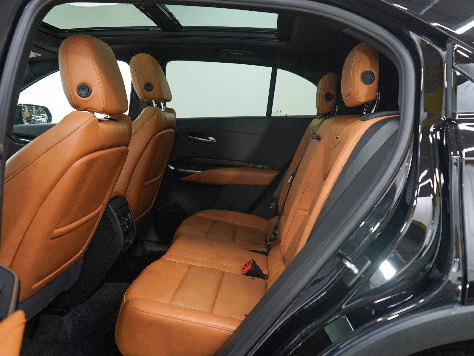 Used 2023 Cadillac XT4 Sport w/ Sun And Sound Package image 18