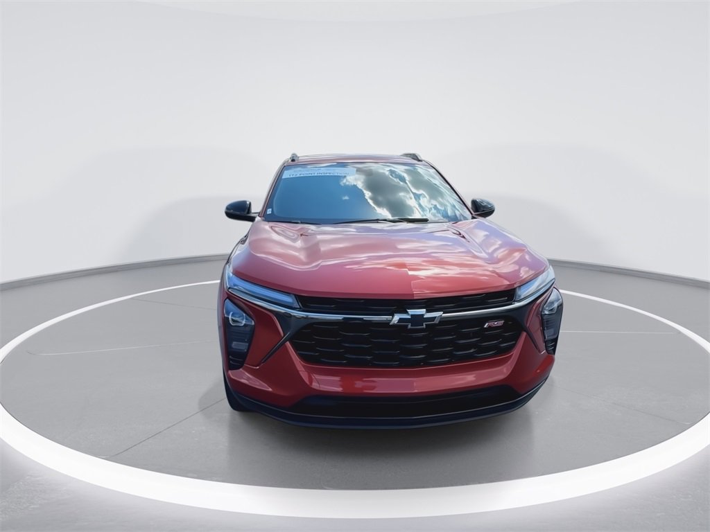 Used 2024 Chevrolet Trax RS w/ Sunroof Package image 3