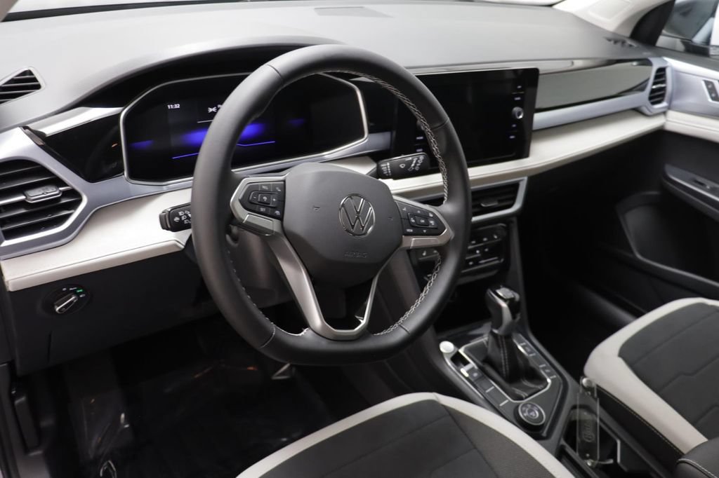 New 2026 Volkswagen Taos SE AWD/4WD image 7