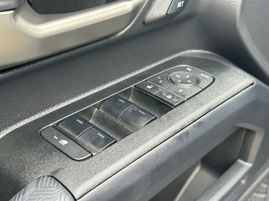 Used 2025 Toyota 4Runner Limited AWD/4WD image 25
