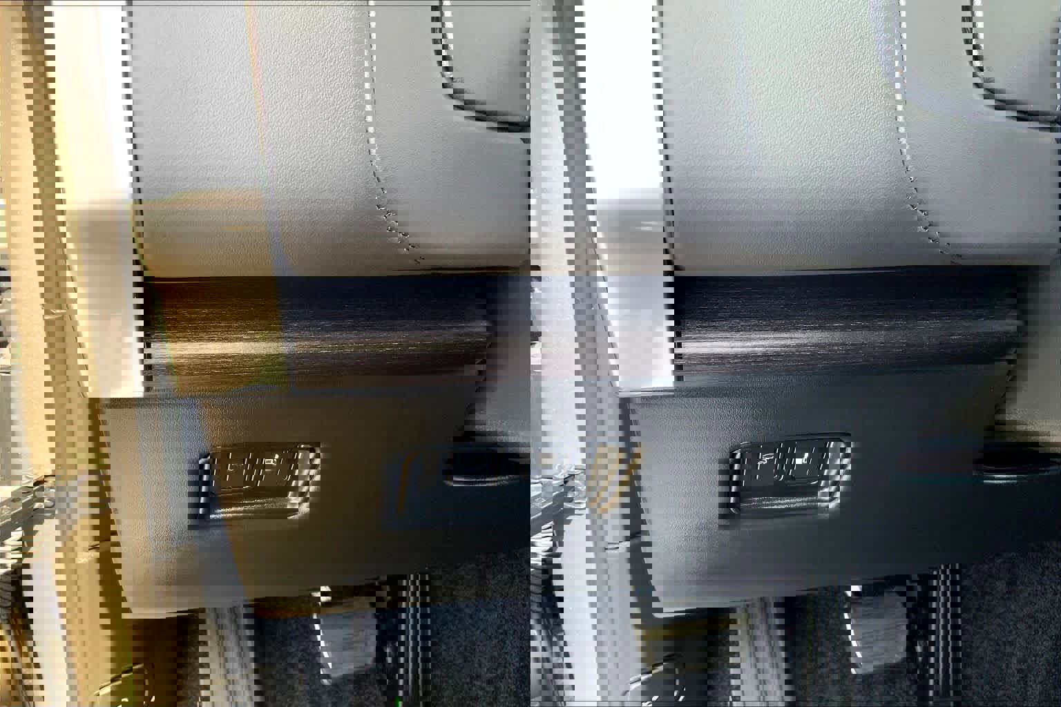 New 2025 Land Rover Range Rover SE image 18