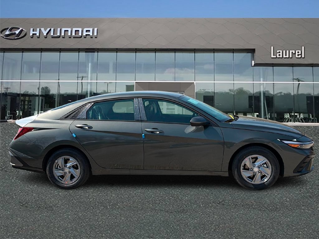 New 2026 Hyundai Elantra SE FWD video 2